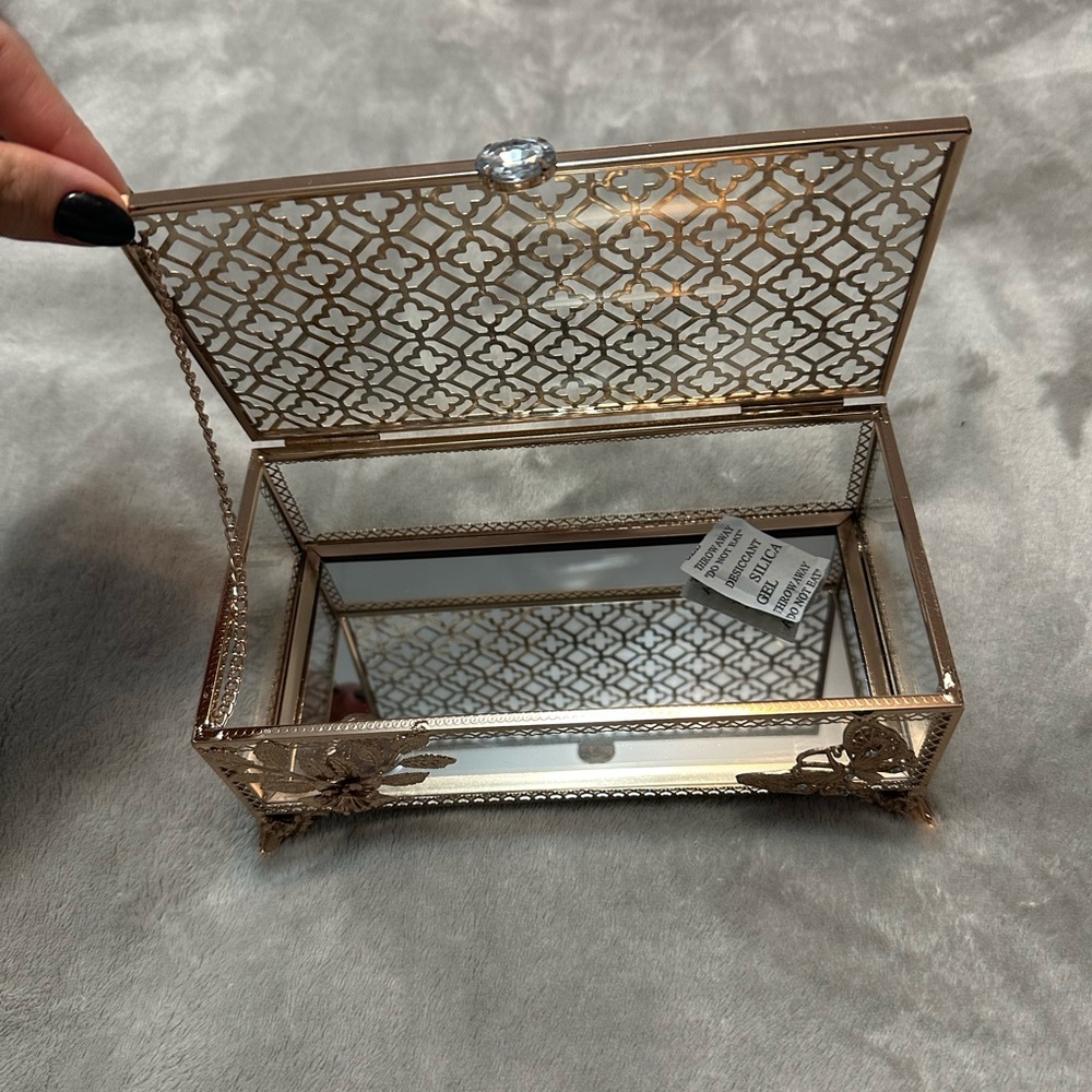 Beautiful glass jewellery box and organiser new - Picture 4 of 10